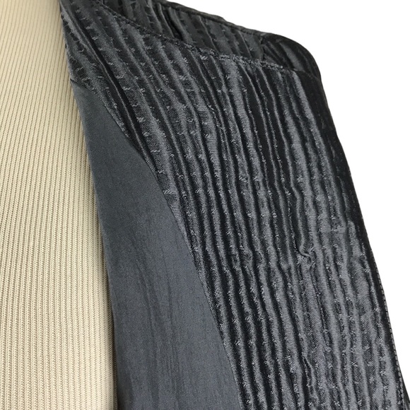 Eileen Fisher Gray Silk Textured Groove Jacket Pockets - Picture 10 of 16